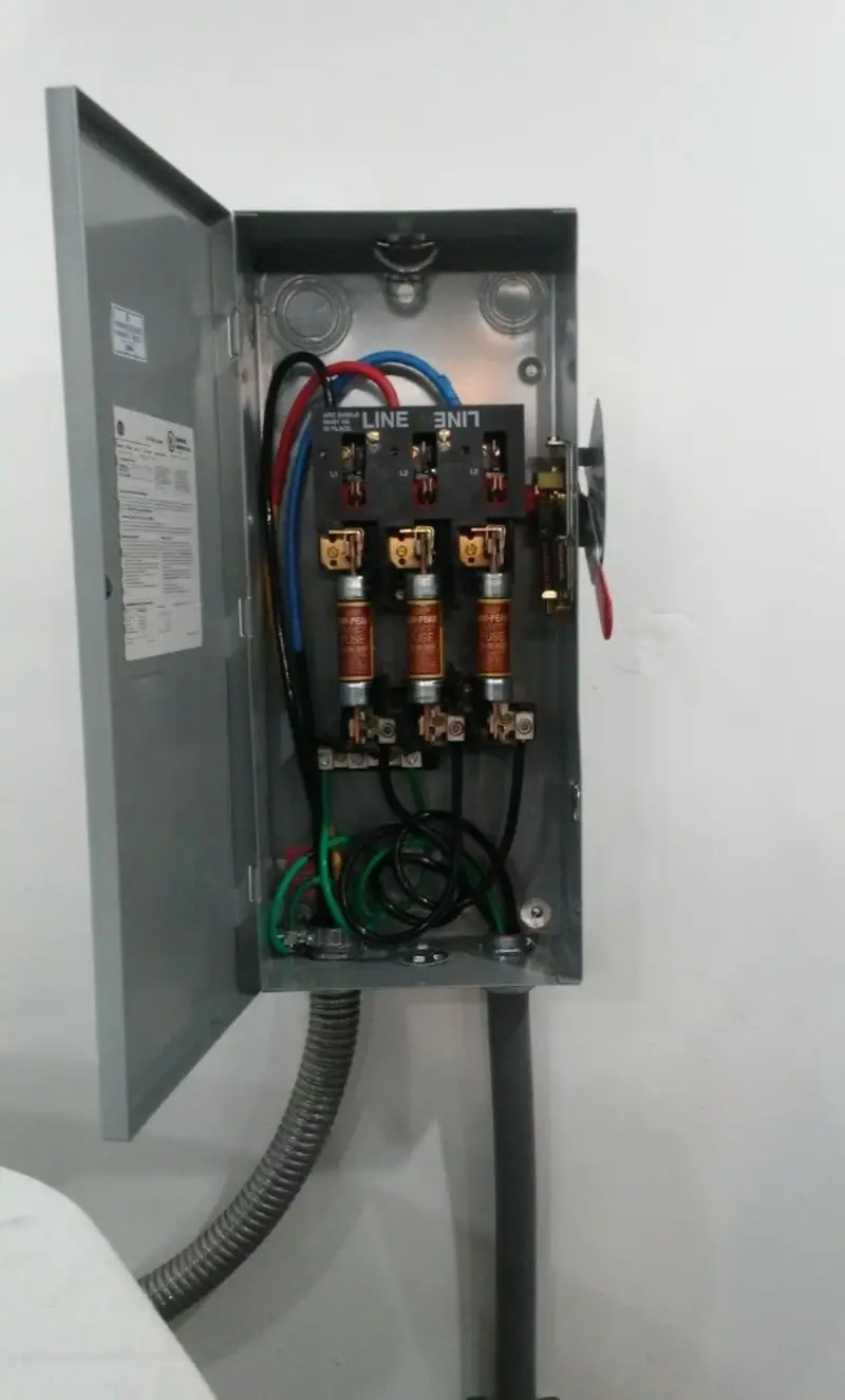 Three-phase disconnect switch installed for Smoke Detector Installation in Silver Firs